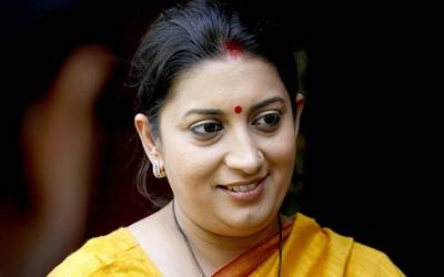 smriti irani20170419170808_l